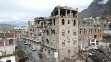 Taiz Yemen 03 Mayıs 2021: Taiz, Yemen 'deki şiddetli savaş nedeniyle yıkılan evlerin hava fotoğrafları
