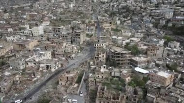 Yemen 'deki savaşın yok ettiği bir mahallenin insansız hava aracı fotoğrafı, Taiz.