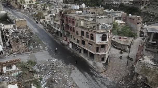 Dron Zdjęcia Sąsiedztwa Zniszczonego Przez Wojnę Jemenie Taiz — Wideo stockowe
