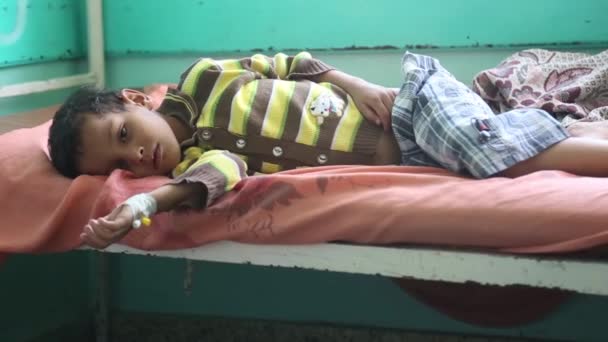 Taiz Υεμένη Ιουνίου 2017 Παιδί Που Πάσχει Από Χολέρα Στην — Αρχείο Βίντεο