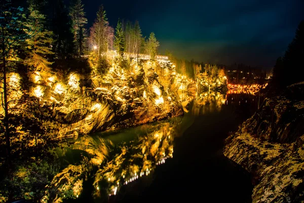 Majestuoso Cañón Mármol Ruskeala Hermosa Iluminación Colores Rusia Karelia Noche —  Fotos de Stock