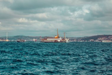 Bulutlu bir günde Boğaz 'da. İstanbul, Türkiye - 26 Eylül 2018. 