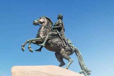 Güneşli bir yaz gününde Büyük Peter 'ın 