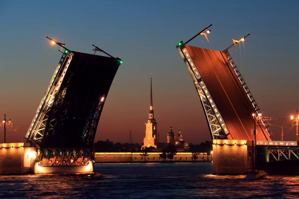 Bridge across the Neva River — Stock Photo, Image