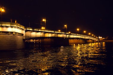 neva Nehri Köprüsü. 