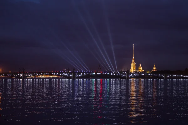 Spectacle laser sur la Neva . — Photo