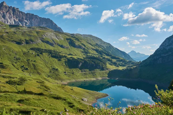 Panorámás Kilátás Egy Hegyi Tóra Ausztriában Ausztriában Volt Tengerész Panorámás — Stock Fotó