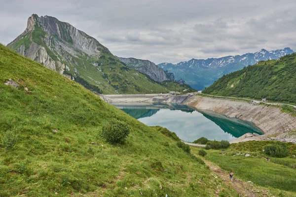 Spullersee Vorarlberg Austria Відображаючи Гірське Озеро Австрійських Альпах Прогулюючись Гірським — стокове фото