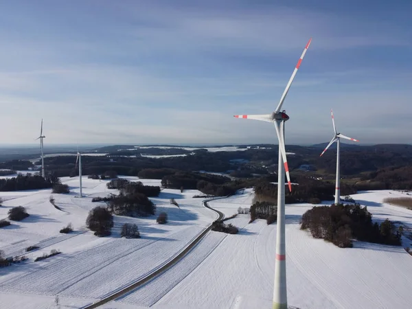 Luchtfoto Van Een Windpark Winter Luchtfoto Van Windturbines Een Besneeuwd — Stockfoto