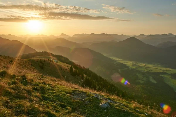 Gyönyörű Napfelkelte Bajor Alpokban Szcenírozott Napkelte Hegyekben — Stock Fotó