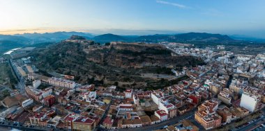 Valencia İspanya yakınlarındaki Sagunto (Sagunt) kalesinin hava günbatımı manzarası