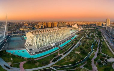 Valencia üzerinde gün doğumu İspanya