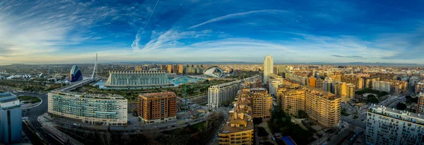 Letecký Pohled Futuristické Budovy Modrou Fontánou Vody Valencii Místo Bývalého — Stock fotografie