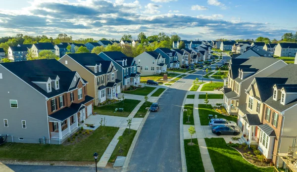 Nueva Casa Lujo Estadounidense Una Sola Familia Calle Del Barrio — Foto de Stock