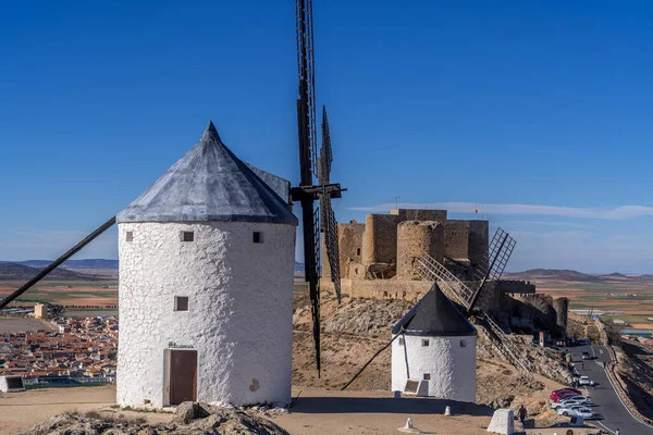 View Famous White Washed Windmills Consuegra Medieval Castle Background Spain — Stock Photo, Image