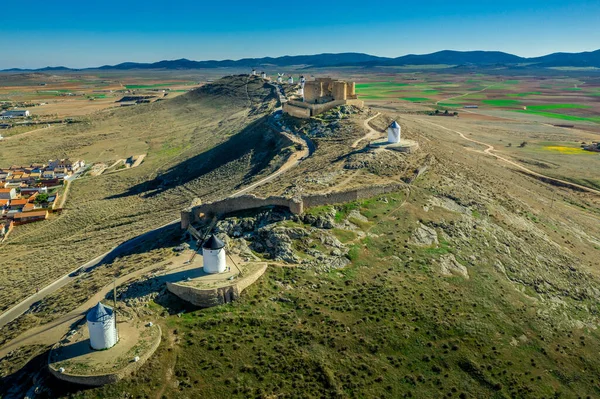 Vista Aérea Carretera Curva Que Conduce Castillo Consuegra España Los — Foto de Stock