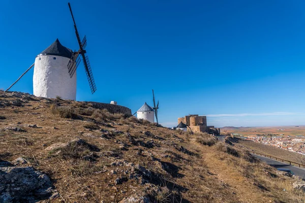 Windmills Lining Hill Leading Consuegra Castle Spain — Stock Photo, Image