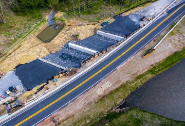 Maryland 'de karayolunu 2' den 4 şeride genişletme çalışmalarının havadan görüntüsü