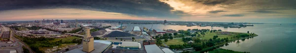 Morning Sunrise Panorama South Baltimore Locust Point Fort Mchenry Dramatic — Stock Photo, Image