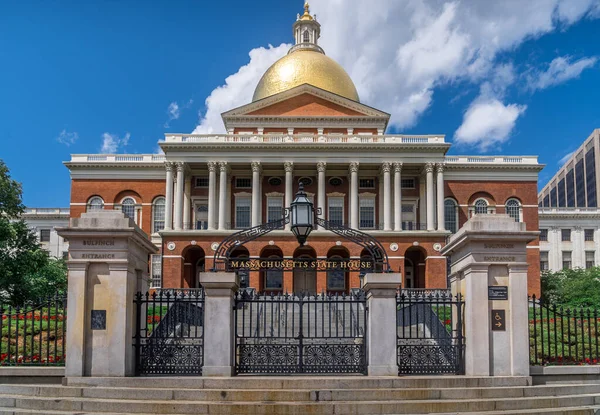 Pohled Massachusetts State House Zlatou Kopulí Bostonu Slunečném Víkendu Letní — Stock fotografie