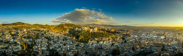Granada Alhambra Medeltida Palats Slott Vid Solnedgången Antenn Utsikt — Stockfoto