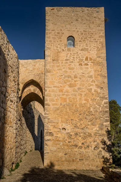 Zasněná Zamračená Obloha Nad Středověkým Hradem Jaen Paradorem Úpatí Strmého — Stock fotografie