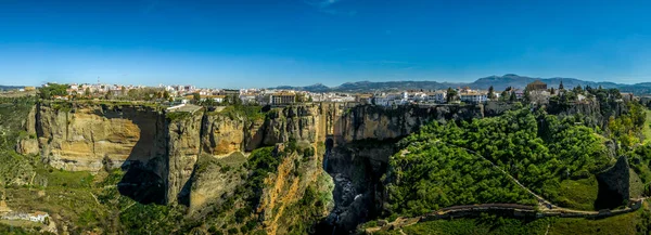 Ronda Espagne Vue Aérienne Ville Médiévale Sommet Une Colline Entourée — Photo