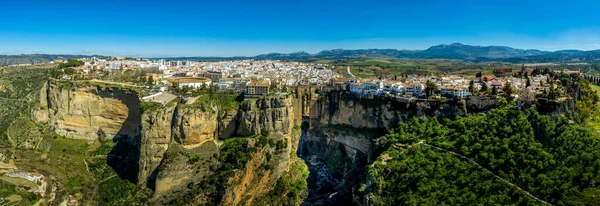 Ronda Espagne Vue Aérienne Ville Médiévale Sommet Une Colline Entourée — Photo