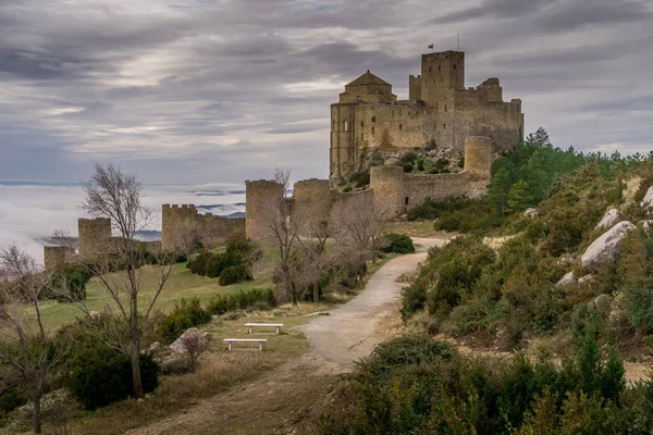 Téli Kilátás Középkori Részben Felújított Román Loarre Kastély Közelében Huesca — Stock Fotó