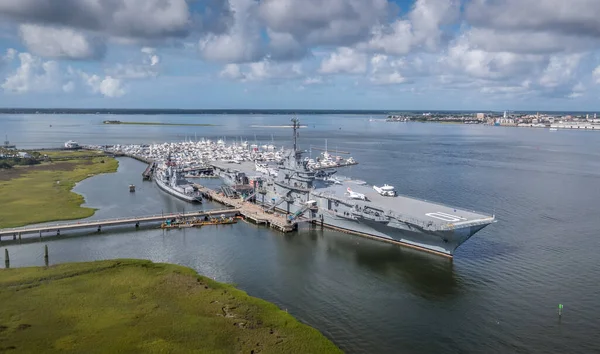 Widok Lotu Ptaka Lotniskowiec Uss Yorktown Dokowany Stałe Patriots Point — Zdjęcie stockowe