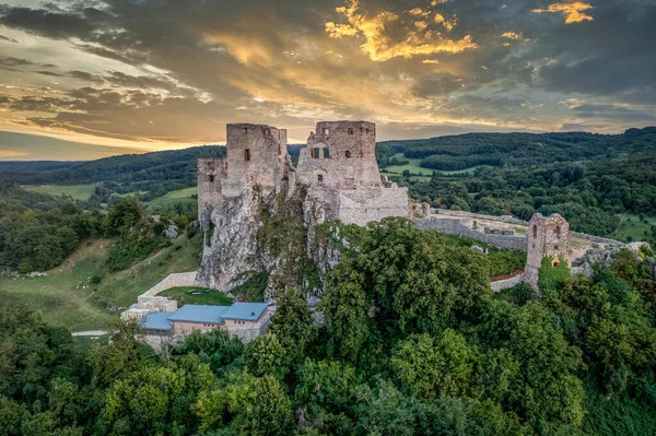 Veduta Aerea Dello Storico Castello Csesznek Rovina Nella Montagna Bakony — Foto Stock