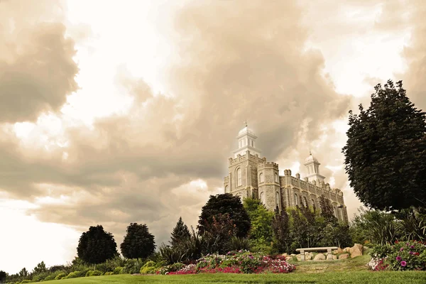 Logan Temple — Stock Photo, Image