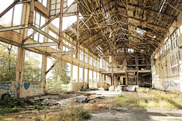 Edificio abbandonato — Foto Stock