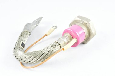 Thyristor, bir, yüksek güç, metal bir kutuda pembe renk