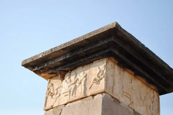 La tomba del pilastro dell'arpia risale al 500 a.C. mescolata con l'arte persiana e greca. Xanthos-Letoon antica Acropoli. Patrimonio Mondiale UNESCO. Antalya Turchia. — Foto Stock