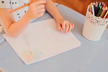 Çizim eller yakın çekim çocuk