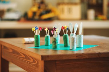 çiçekler ve bunnies mantarlar evde üzerinden ile Paskalya tic tac toe oyunu