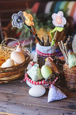 Ülke evde el yapımı Paskalya süsleri