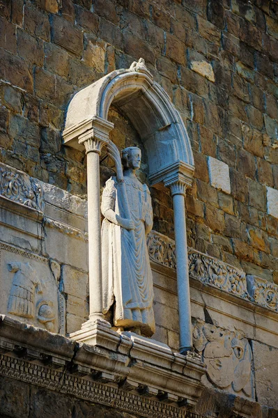 Trieste, İtalya - 20 Temmuz 2013: San Giusto Bazilikası detay — Stok fotoğraf