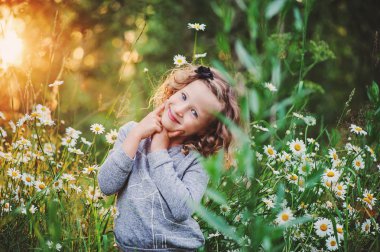 Dalga kız mutlu çocuk