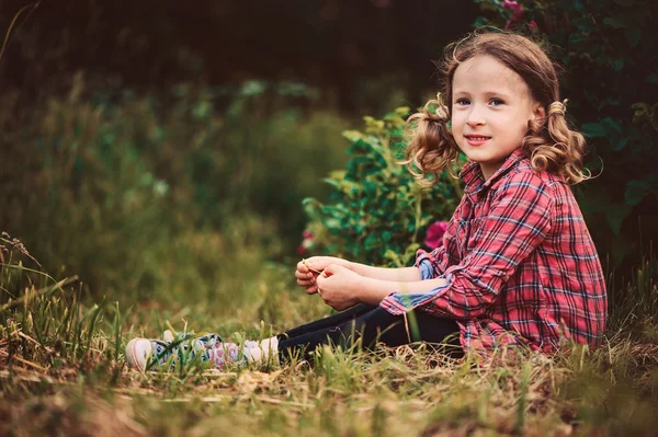 Felice bambina ragazza — Foto Stock