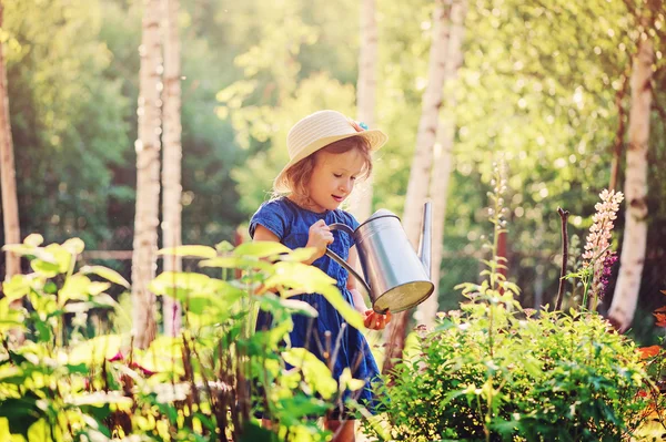 Carino ragazza bambino felice — Foto Stock