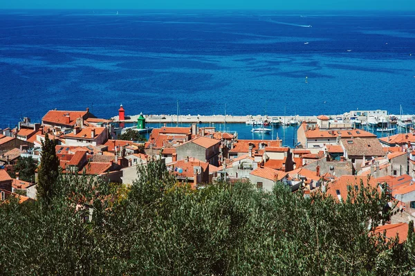 PIRÃO, ESLOVÉNIA - cidade aérea, porto e mar — Fotografia de Stock