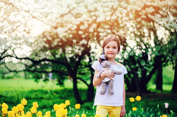 Niña feliz — Foto de Stock