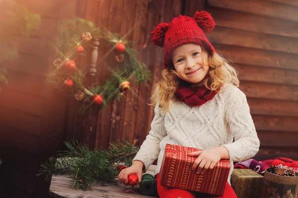 Happy child girl celebrating christmas — Stock Photo, Image