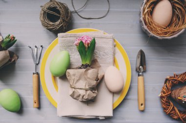 Tablo Easter için dekore edilmiş