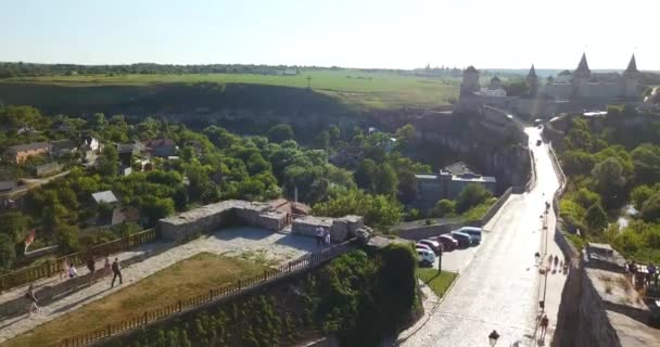 Αεροφωτογραφία drone των Kamianets-Podilskyi Παλιό κάστρο στη δυτική Ουκρανία. — Αρχείο Βίντεο