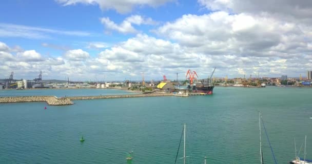 Vista aérea del puerto de Burgas — Vídeo de stock