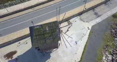 Nesebar Windmill 'in İHA Çemberi Zaman Değirmeni videosu