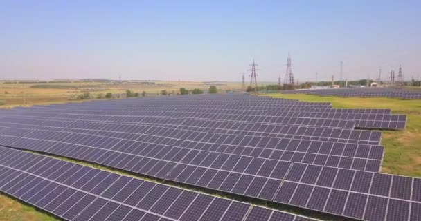 Сонячна електростанція. Сонячна ферма . — стокове відео